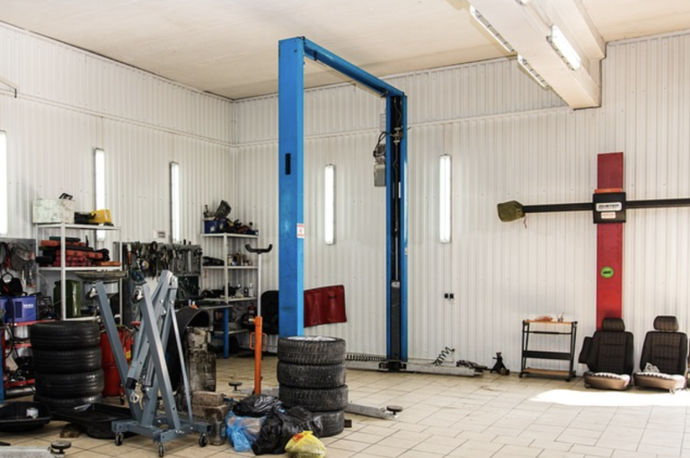 Statul român recunoaște oficial cunoștințele și experiența acumulată în afara sistemului de învățământ.